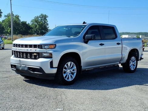 Used 2020 Chevrolet Silverado 1500 Custom w/ Infotainment Package AWD/4WD image 3