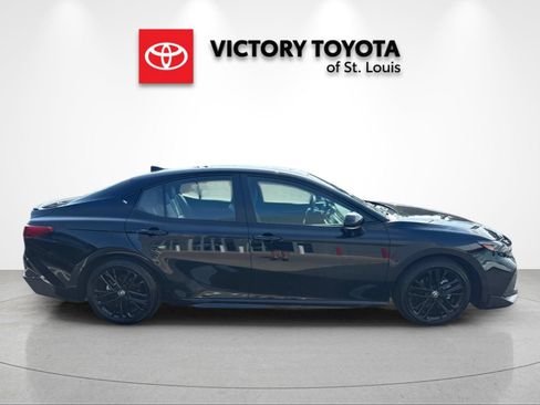 Used 2026 Toyota Camry SE FWD image 2