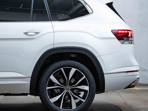 New 2026 Volkswagen Atlas SEL Premium R-Line AWD/4WD image 4