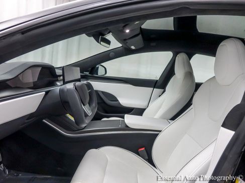 Used 2022 Tesla Model S Plaid image 12