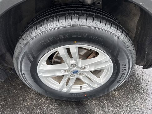 Used 2022 Ford Explorer XLT w/ Equipment Group 202A image 24