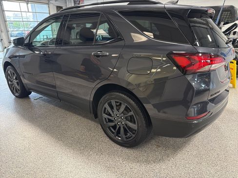 Used 2022 Chevrolet Equinox RS w/ Infotainment Package image 28
