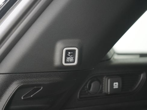 Used 2025 Jeep Grand Cherokee Limited AWD/4WD image 20