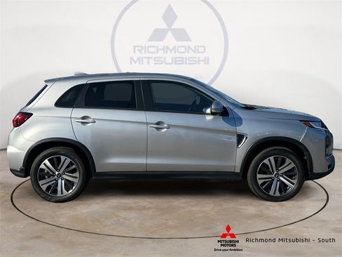 Used 2024 Mitsubishi Outlander Sport SE image 2