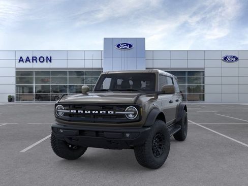 New 2026 Ford Bronco Outer Banks w/ Sasquatch Package AWD/4WD image 3
