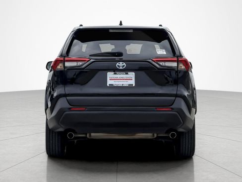 Certified 2022 Toyota RAV4 LE AWD/4WD image 4