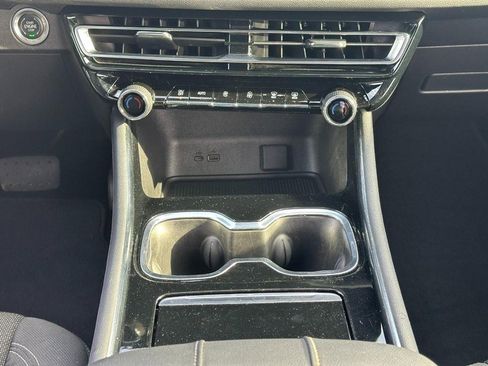 Used 2024 Chevrolet Traverse LS image 15