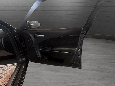 Used 2018 Dodge Charger GT image 22