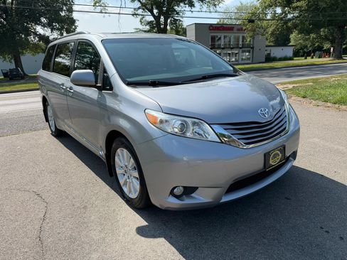 Used 2016 Toyota Sienna XLE w/ Protection Package AWD/4WD image 3