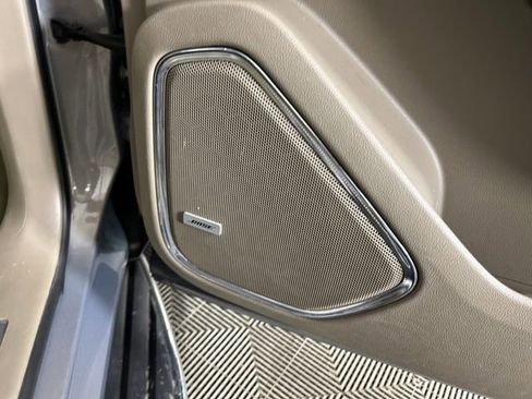 Used 2017 Chevrolet Suburban Premier image 30