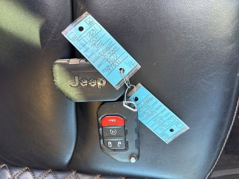 Used 2021 Jeep Wrangler Unlimited Sahara image 35
