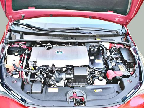 Used 2018 Toyota Prius Two image 31