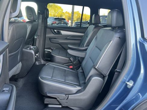 Used 2025 Buick Enclave Preferred image 24