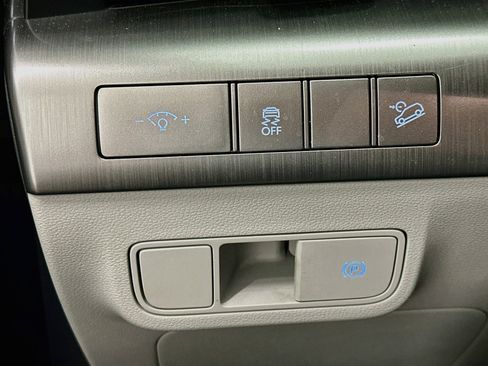 Used 2025 Hyundai Kona SEL AWD/4WD image 17