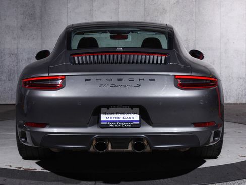 Used 2018 Porsche 911 Carrera S RWD image 10