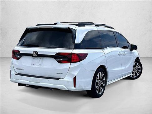 Used 2025 Honda Odyssey Elite image 2