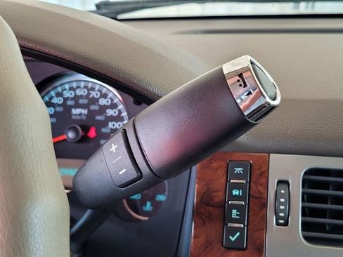 Used 2012 Chevrolet Avalanche LTZ RWD image 19