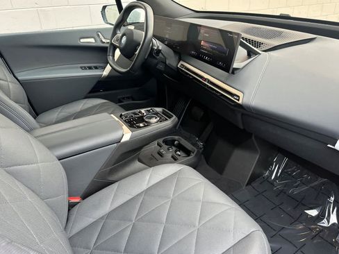Used 2025 BMW iX xDrive50 w/ Premium Package image 17