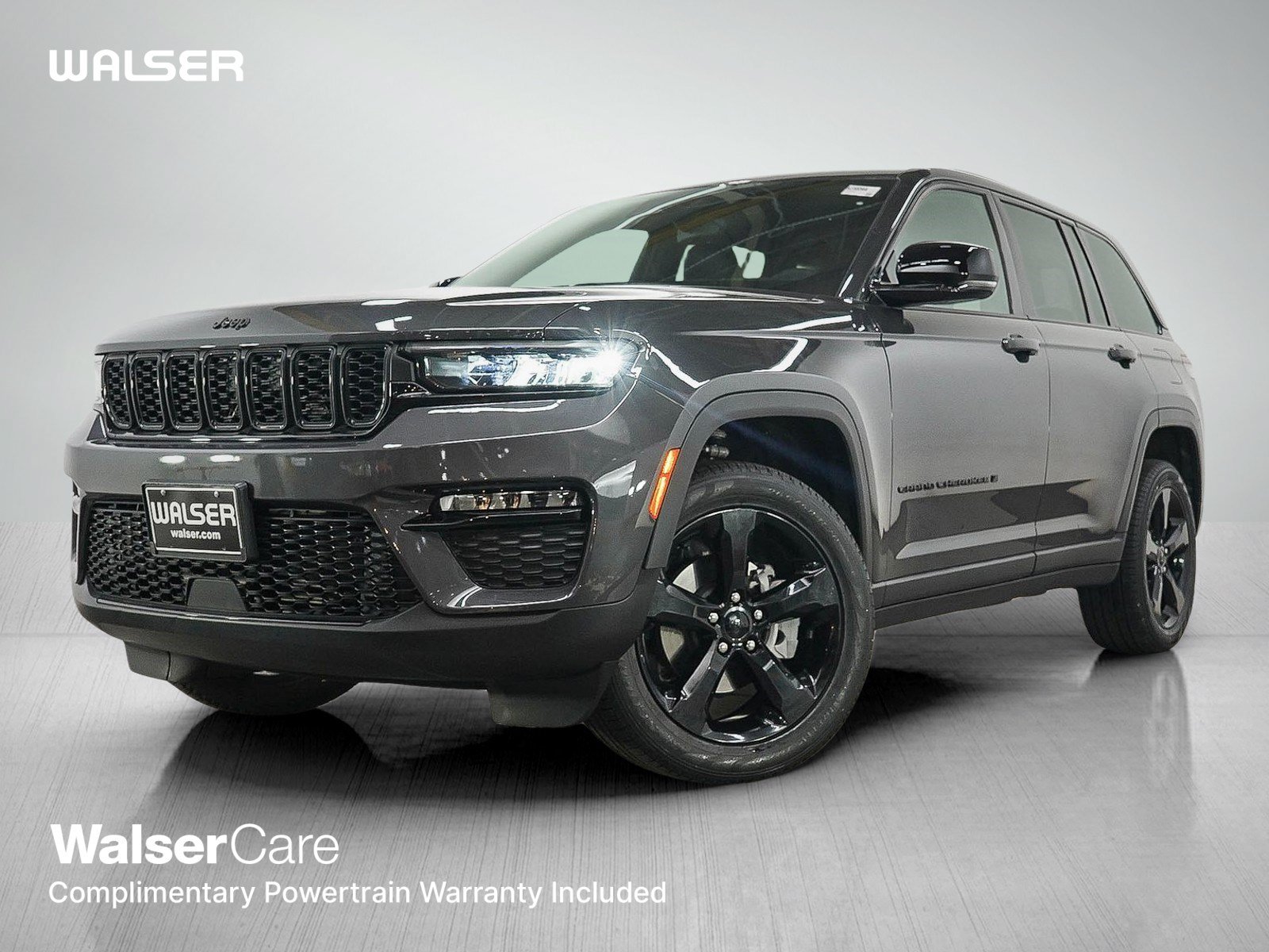 Used 2024 Jeep Grand Cherokee Limited w/ Black Appearance Package AWD/4WD image 1