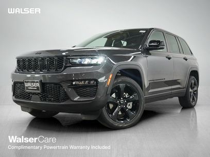 Used 2024 Jeep Grand Cherokee Limited w/ Black Appearance Package