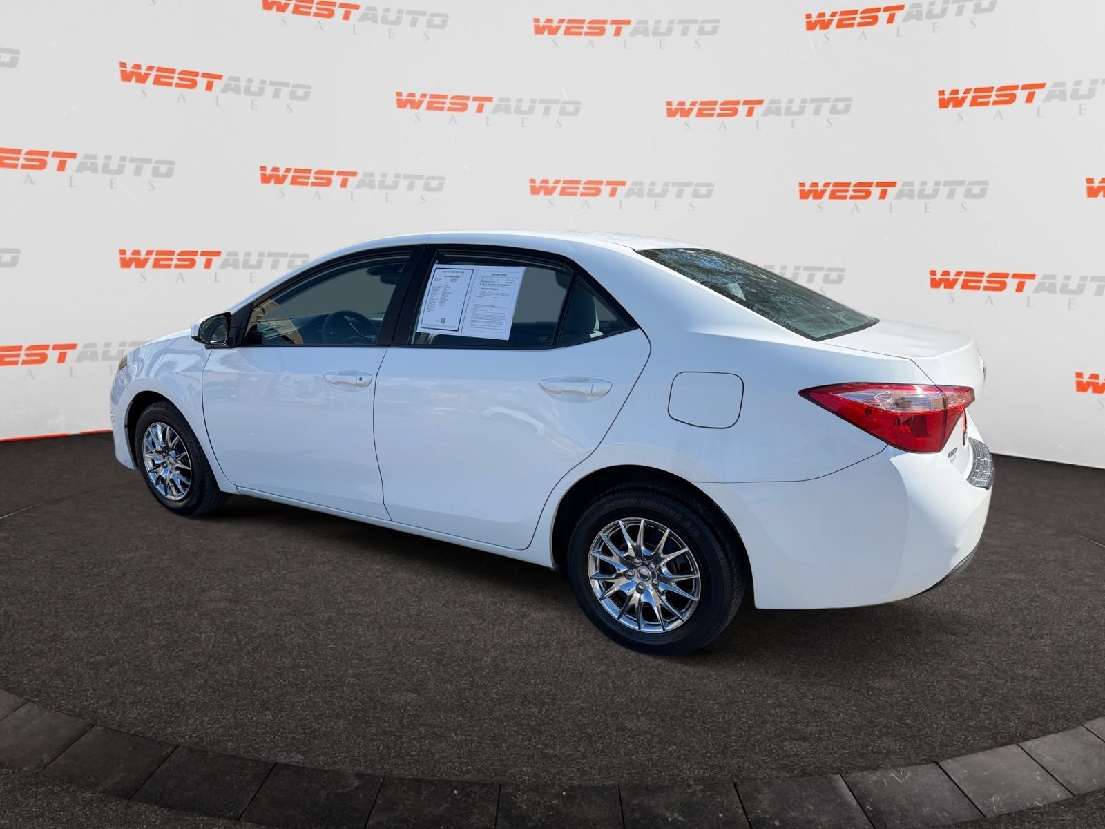 Used 2017 Toyota Corolla L w/ Carpet Mat Package (TMS) FWD image 3