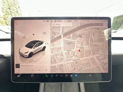 Used 2023 Tesla Model Y Performance image 10