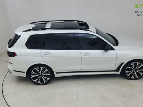 Used 2025 BMW X7 M60i AWD/4WD image 81