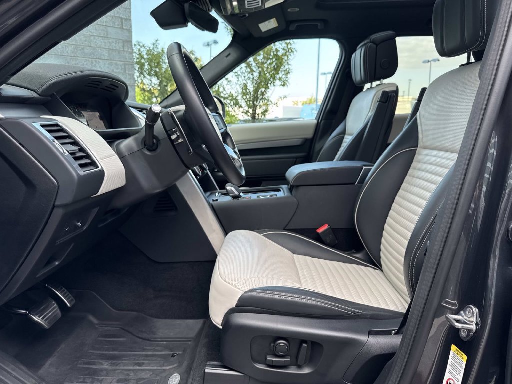 Certified 2024 Land Rover Discovery Dynamic SE AWD/4WD image 20