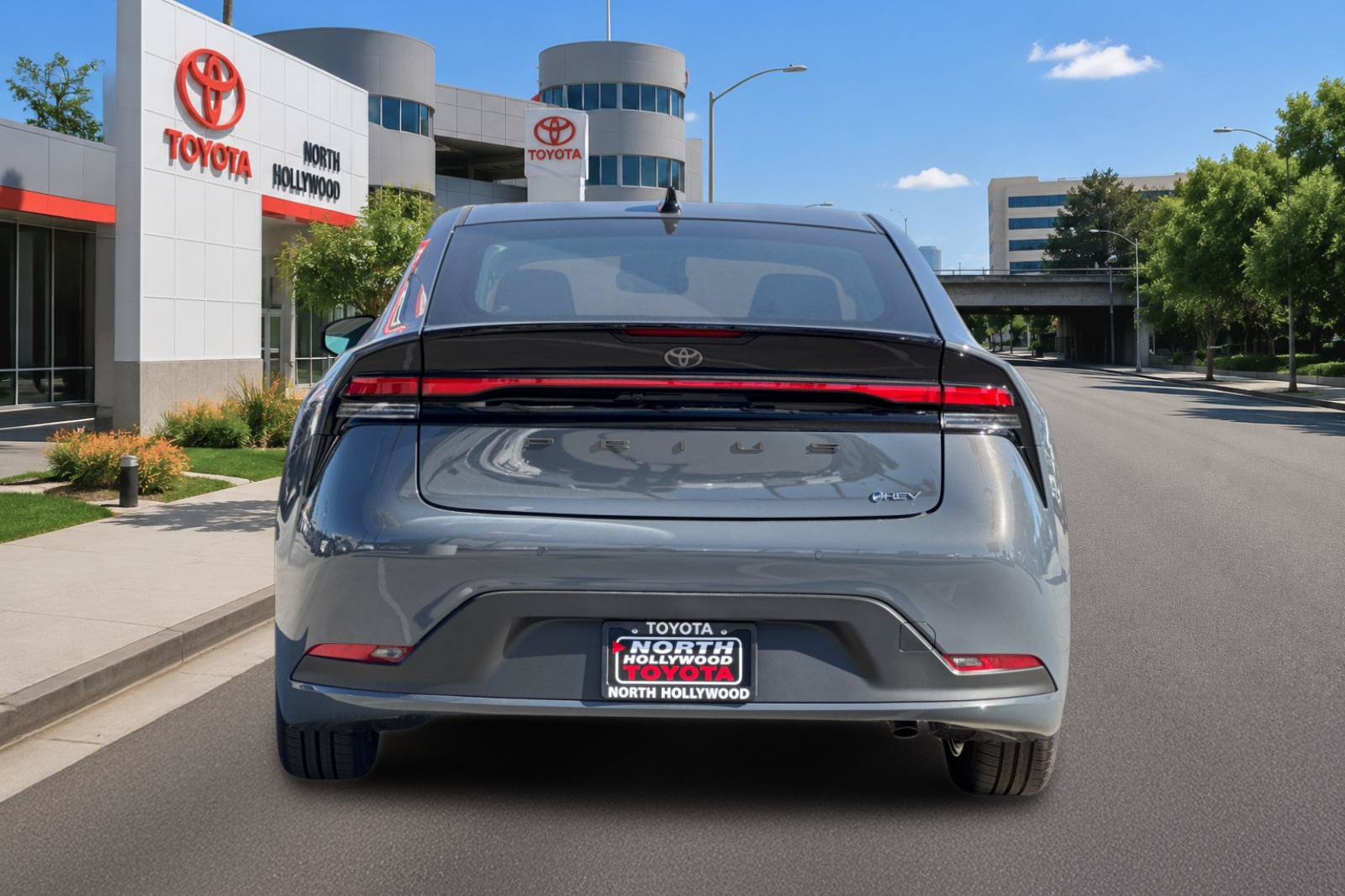 New 2027 Toyota Prius LE FWD image 6