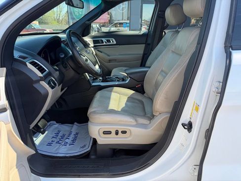 Used 2015 Ford Explorer XLT w/ Equipment Group 202B image 13