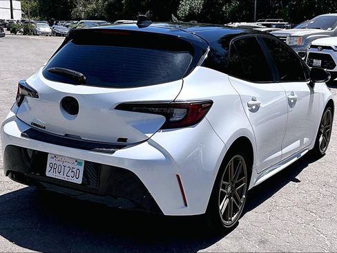 Used 2025 Toyota Corolla Hatchback w/ SE Package FWD image 4