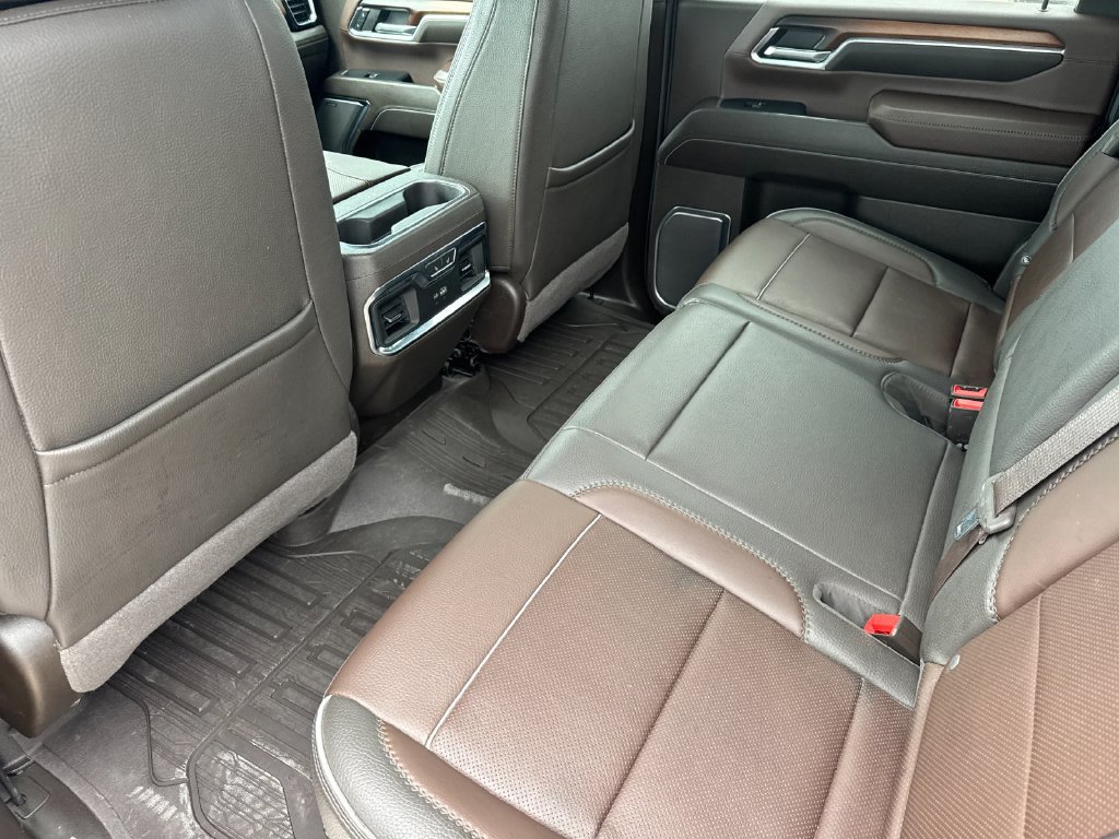 Used 2024 GMC Sierra 3500 Denali w/ Technology Package AWD/4WD image 12