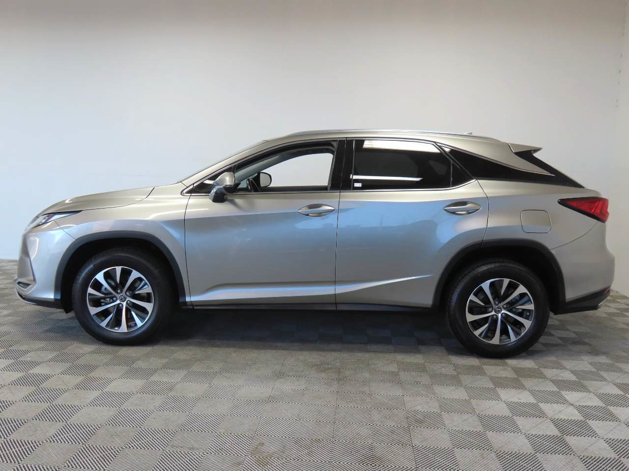 Used 2020 Lexus RX 350 FWD w/ Accessory Package image 5