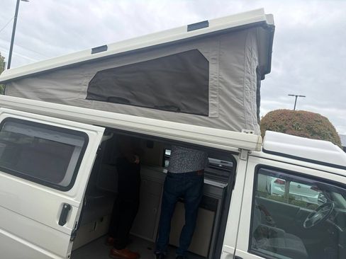 Used 2001 Volkswagen Eurovan FWD image 17