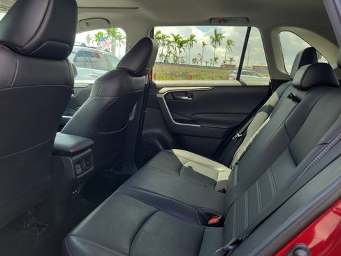 Used 2021 Toyota RAV4 XLE Premium FWD image 18
