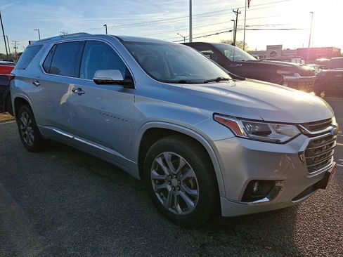 Used 2018 Chevrolet Traverse Premier image 2