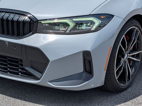 Used 2023 BMW 330i Sedan w/ M Sport Package RWD image 9
