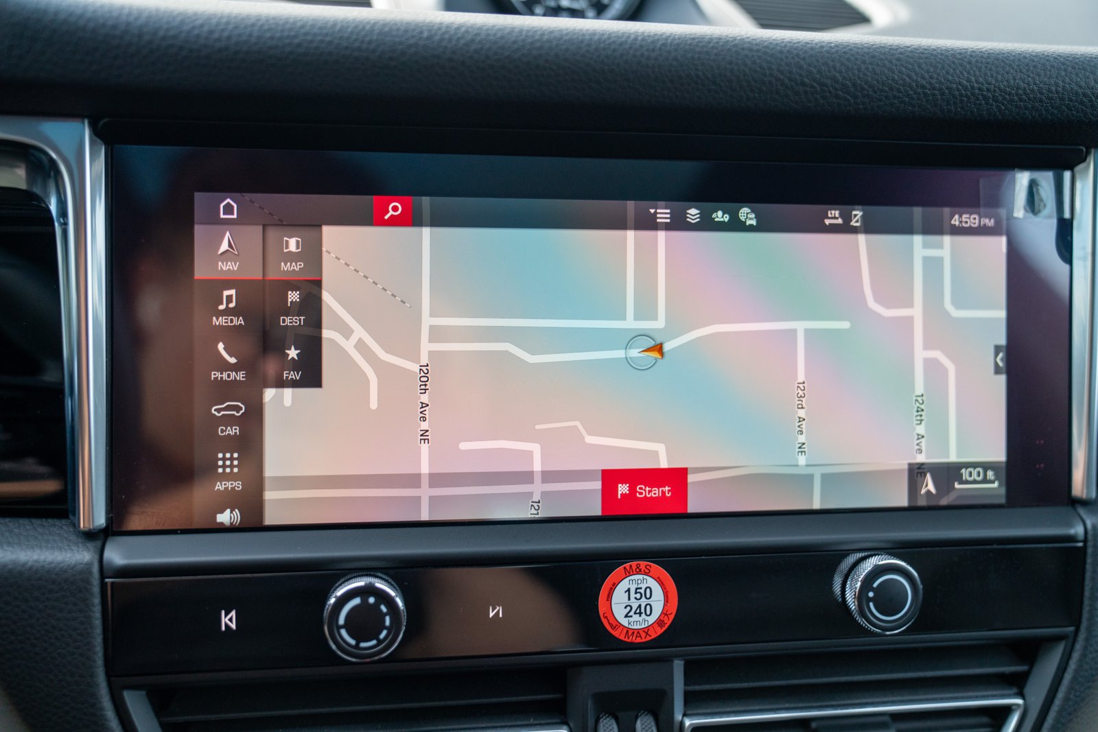 Certified 2026 Porsche Macan AWD/4WD image 18