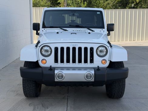 Used 2017 Jeep Wrangler Unlimited Sahara w/ Connectivity Group AWD/4WD image 2