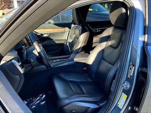 Used 2019 Volvo V90 T5 Cross Country w/ Protection Package Premier image 8