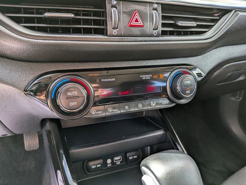 Used 2019 Kia Forte S FWD image 26