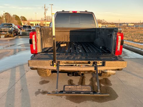 Used 2023 Ford F250 XLT w/ Black Appearance Package image 24