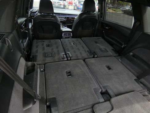 Used 2017 Audi Q7 3.0T Prestige w/ Prestige Package image 90