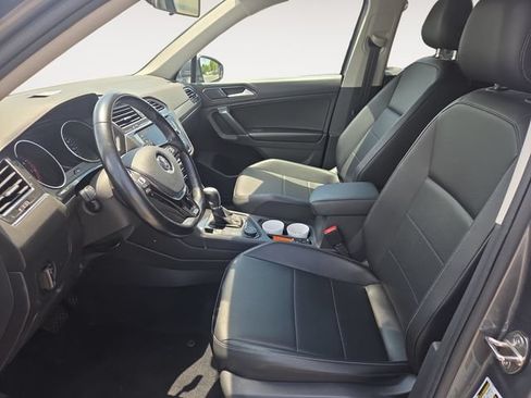 Used 2018 Volkswagen Tiguan SE w/ 3rd Row Seat Package AWD/4WD image 9