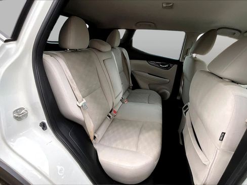 Used 2018 Nissan Rogue Sport SV w/ SV Technology Package AWD/4WD image 20
