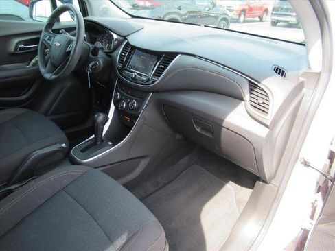 Used 2020 Chevrolet Trax LS w/ Tint and Cruise Package image 10