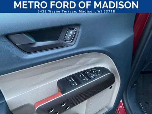 Used 2025 Ford Maverick Lariat w/ 4K Tow Package image 16