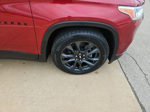 Used 2021 Chevrolet Traverse RS image 9