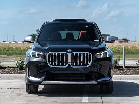 Certified 2024 BMW X1 xDrive28i w/ Premium Package image 3