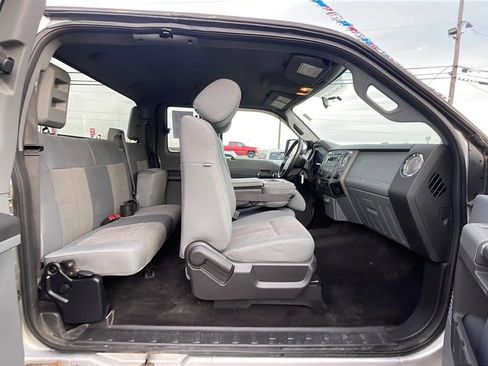 Used 2012 Ford F250 XLT w/ Snow Plow Prep Pkg image 28